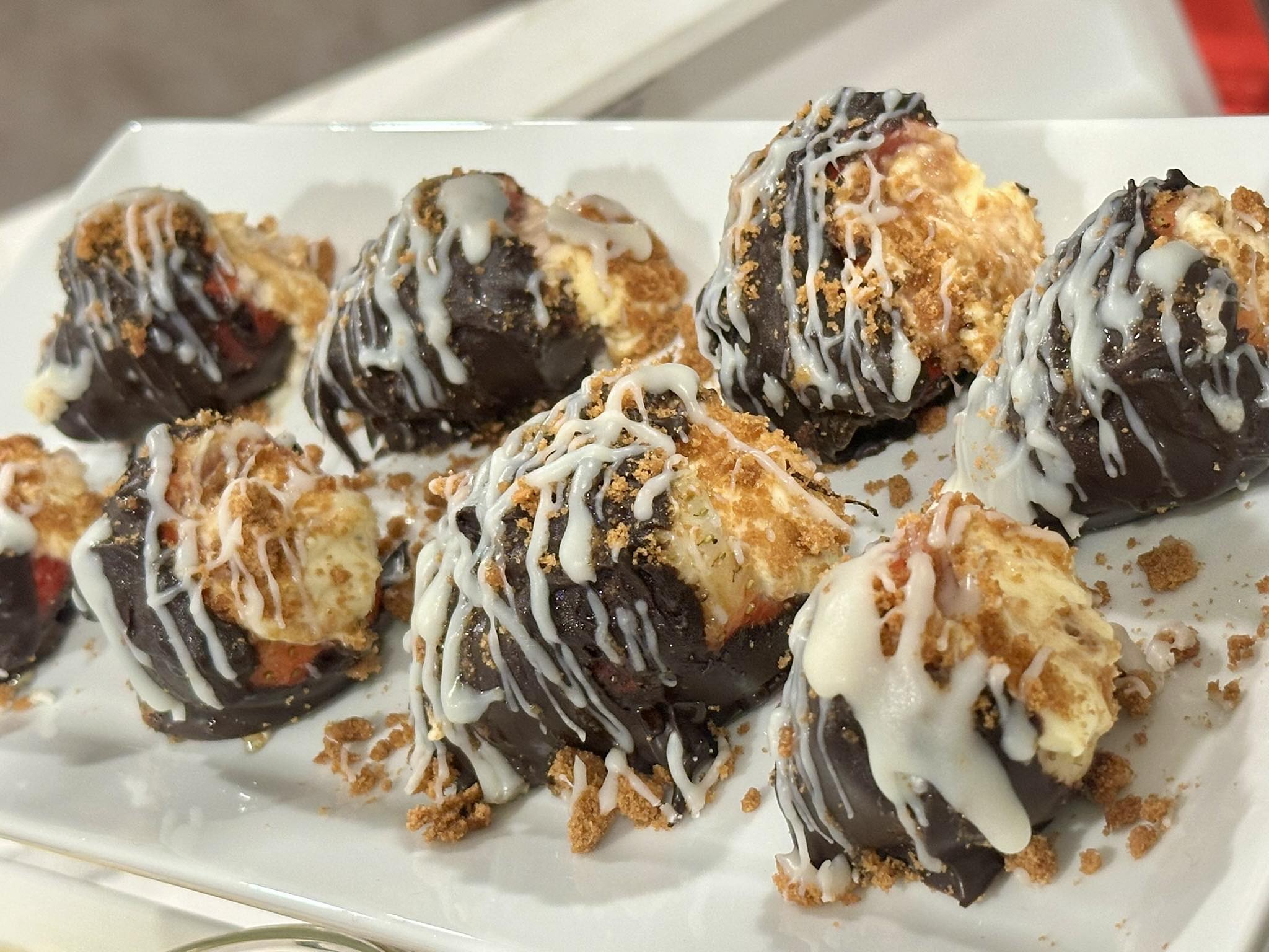 Chocolate Dipped Strawberry Cheesecake Bites Reynaldos Cocina Stuffed Strawberries
