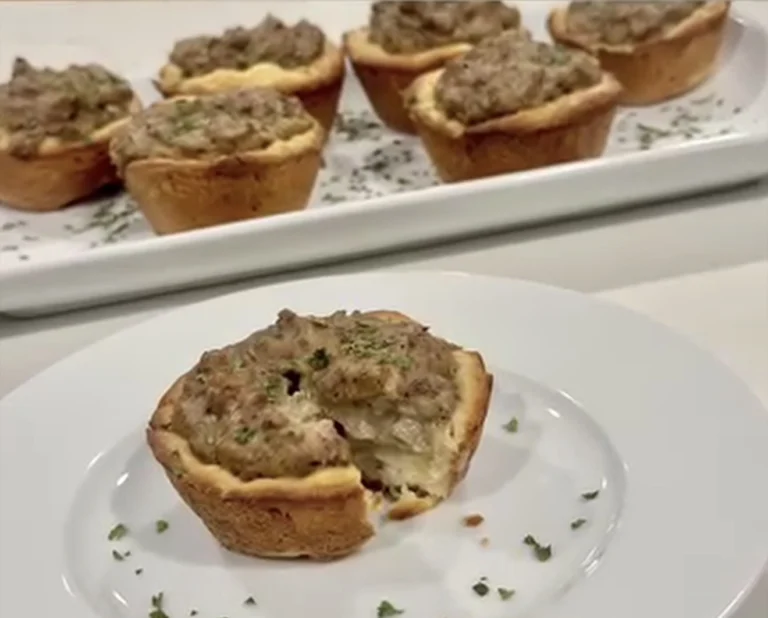 Butter Tastin' Biscuits & Gravy Bites
